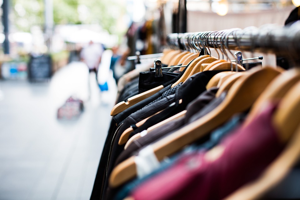 Camisas y Playeras: Prendas de Uniformes muy cotizadas